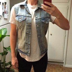 Levi’s denim vest